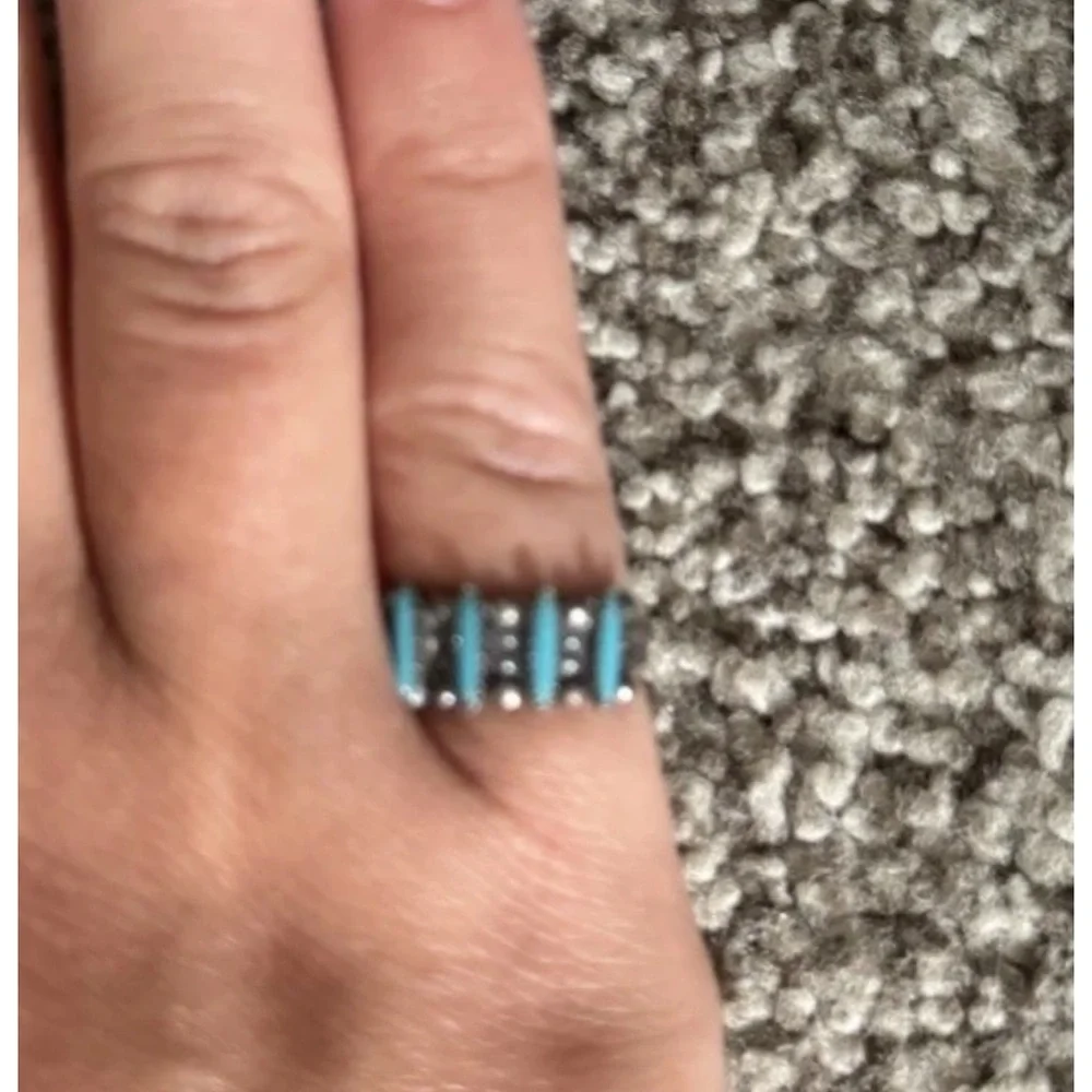 VINTAGE OLD PAWN ZUNI STERLING JANICE PALOMA NEEDLEPOINT TURQUOISE PINKY RING - Picture 5 of 5